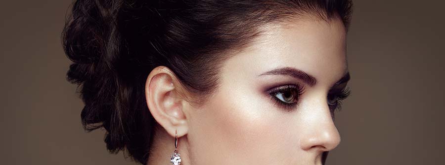 En la otoplastia de adultos, lo más común es la anestesia local con sedación.