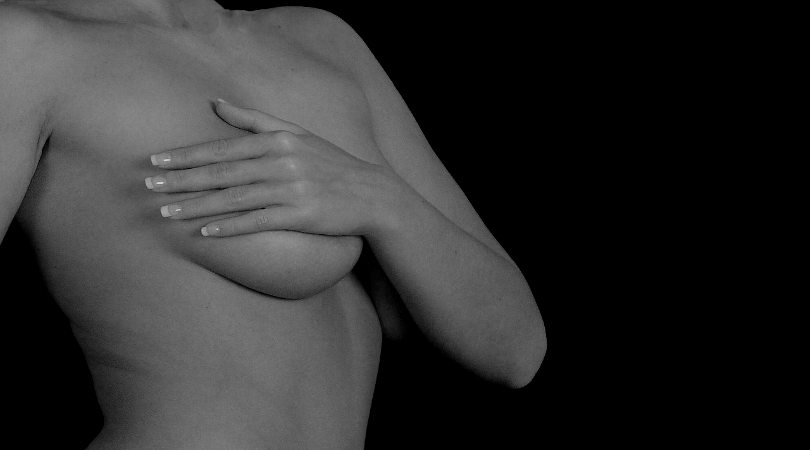 Las mujeres sometidas a una mamoplastia de aumento en Vigo deben buscar naturalidad en los resultados de la cirugía.